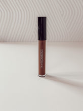 Load image into Gallery viewer, Coco Lustre Lasting Lip Gloss