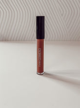 Load image into Gallery viewer, Flesh Lustre Lasting Lip Gloss